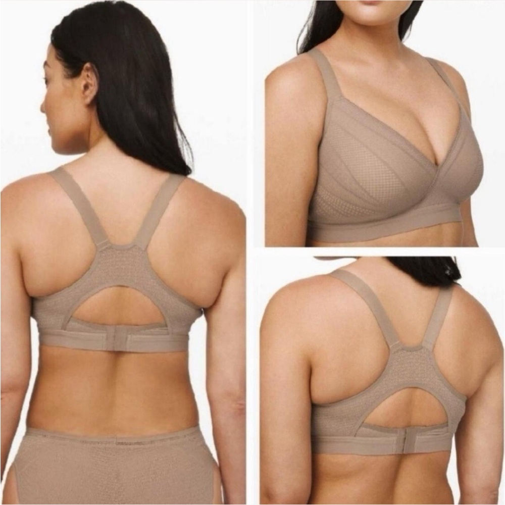 Lululemon Awake to Lace Bra
Soft Sand / Crepe